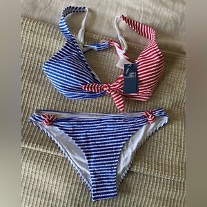 Ladies Abercrombie n fitch USA sear sucker bikin🇺🇸NWT, smoke free home.